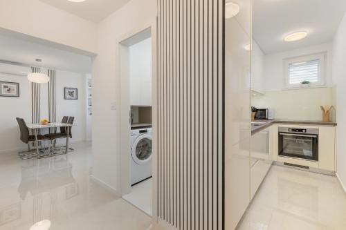 Apartment Sky free private parking - image 5