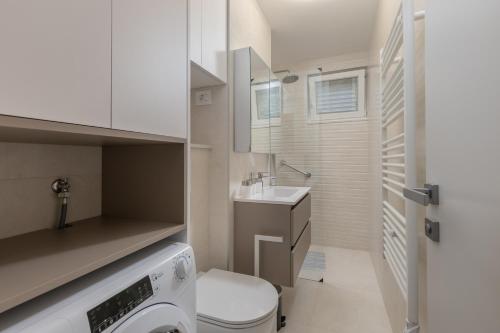 Three-Bedroom Apartment with Balcony image 10