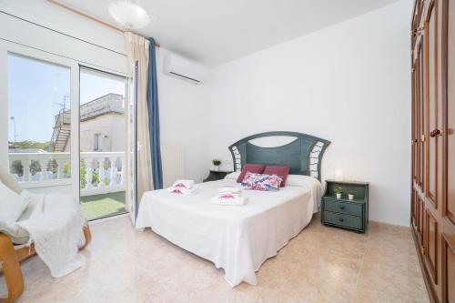 Apart-rent Casa Requesens 0007 con piscina privada y wifi - image 2