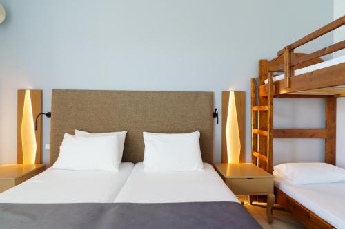 2 twin beds, 1 bunk bed