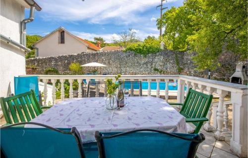 Peldbaseins, Awesome Home In Krasica in Praputnjak