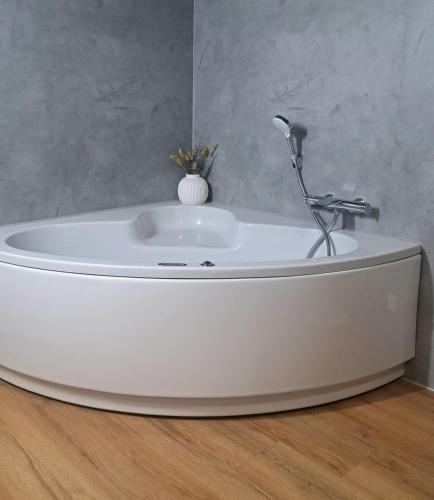 Hot tub, Ferienhaus Friese, direkt am See, mit hauseigenem Tretboot, hauseigener Sauna sowie Whirlpool, Kamin in Twist
