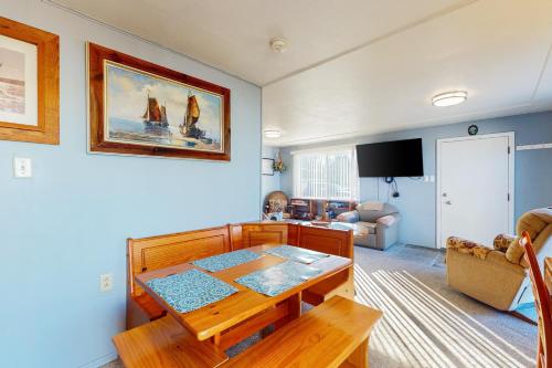 Gray Goose Beach Cottage in Coos Bay