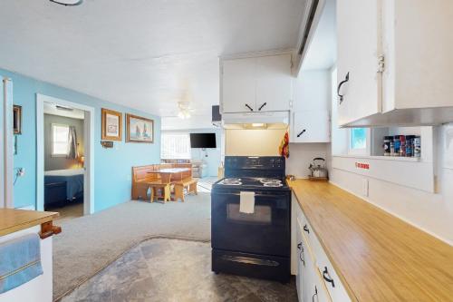 Gray Goose Beach Cottage in Coos Bay