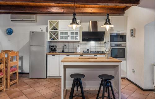 virtuve, Awesome Home In Krasica in Praputnjak