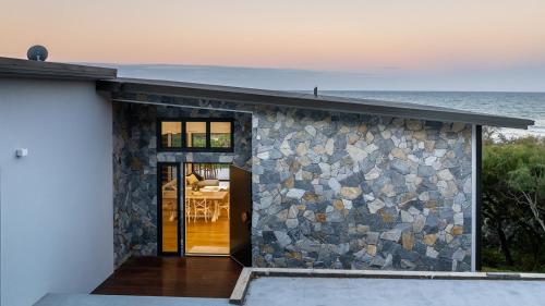 YUTORI BEACH FRONT - Sunrise at 1770