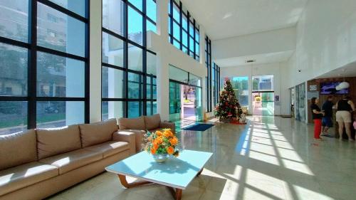 Lobby, Thermas dos Bandeirantes Caldas Novas - 3 Quartos - ACHEI FERIAS - Com Roupa de Cama in Bandeirantes