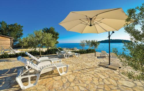 酒店外观, Beautiful Apartment In Rogoznica in 洛哥茨尼卡