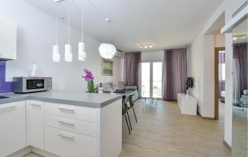厨房, Beautiful Apartment In Rogoznica in 洛哥茨尼卡