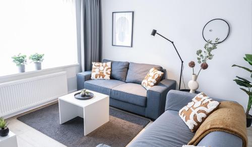 6p newly renovated home with unique roof-terrace