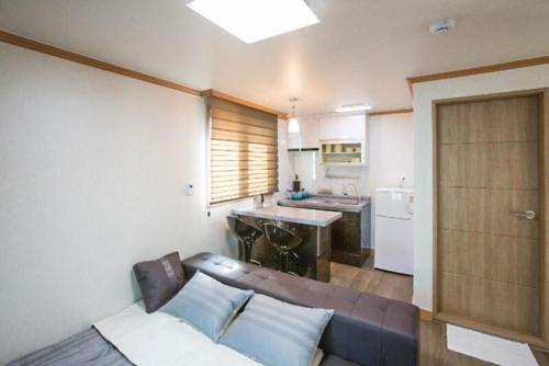 蔚山干傑爾戈水和天薩旅館 (Ulsan Ghanjeolgot Suhocheonsa Pension) near 艮絕岬