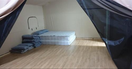 Sleeps 2