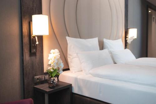 Premium Double Room image 4