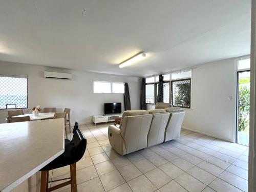 Tropicana Motel in Gold Coast