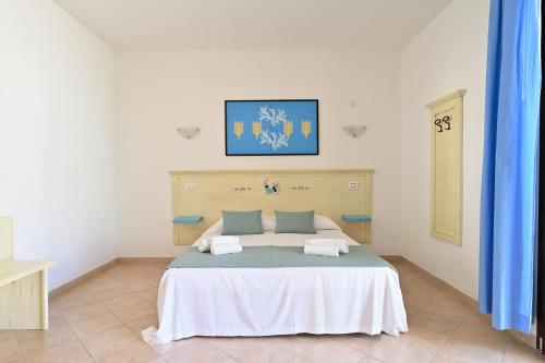 Mimose Beach Village - Tap to explore photos