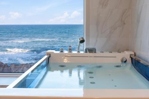 Gangneung Way Blue Spa Pension near Jumunjin Beach