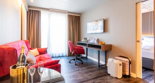Junior Suite image 2