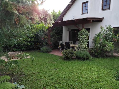 Sunshine Villa Fonyódliget (Sunshine Villa Fonyodliget) in Fonyód