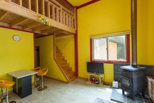 room detail thumbnail 0