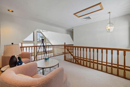 Deer Lake Retreat - image 4