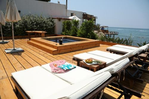 Bazén, Veer Luxury Boutique Hotel & Beach Club in Jounieh