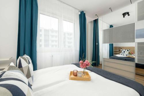 Stylish Apartment near the Bonarka Shopping Center in Cracow by Noclegi Renters