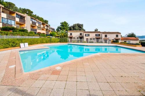 T2 avec piscine proche des Sablettes avec parking - Location saisonnière - La Seyne-sur-Mer