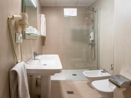 Hotel Oasis Plaza - image 4