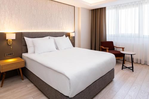 Double Room image 6