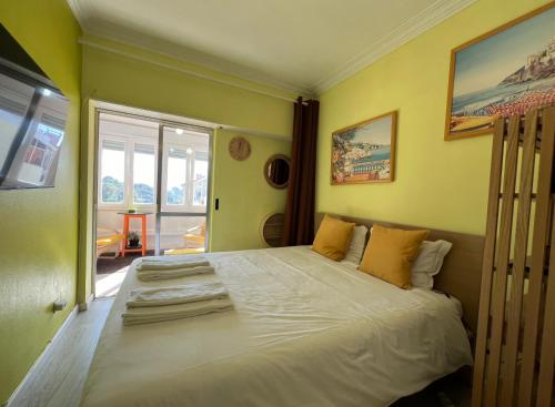 Cascais Holiday House - Checkinhome in ไบร์โร เด เซาโชเซ