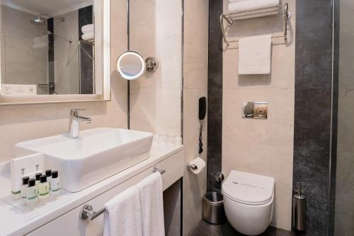 Double Room image 1