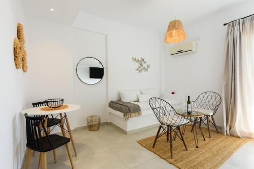 บริการและสิ่งอำนวยความสะดวก, Anixis Studios Aliki Paros in อาลิคี