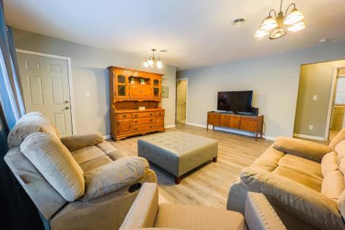 Large 6BR, 6 Bath in the city of Niagara Falls, Niagara Falls