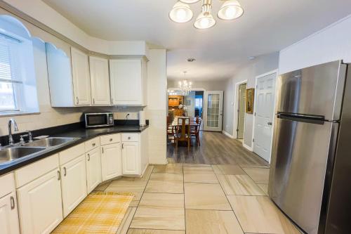 Large 6BR, 6 Bath in the city of Niagara Falls, Niagara Falls (foto 4)