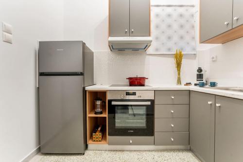 Quiet 1br Home Near Plaka & Acropolis - image 2
