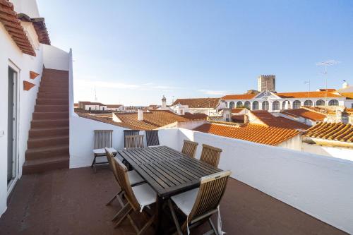 Moura Charm House by Soulplaces