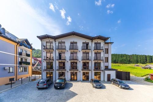 Garda - Breakfast included in the price Restaurant Free Parking Mountain view Kitchen in the apartme – khách sạn tại Polyanytsya