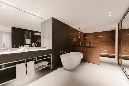 BoHo Hotel Budapest - Small Luxury Hotels - image 4