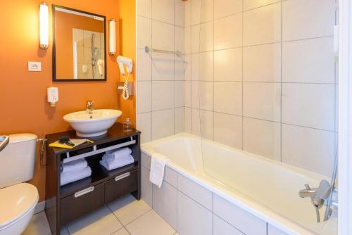 room detail thumbnail 2