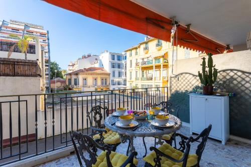 Apartment with Terrace image 3