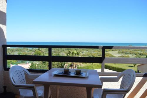 Two-Bedroom Apartment with Balcony and Sea View room in appartement 2 pièces mezzanine 6 couchages ST CYPRIEN PLAGE SC490-022