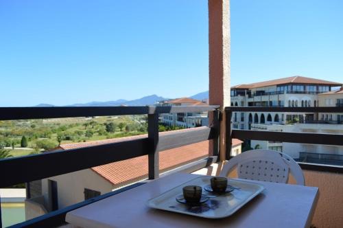 Two-Bedroom Apartment with Balcony and Sea View image 5