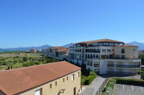 Two-Bedroom Apartment with Balcony and Sea View image 1