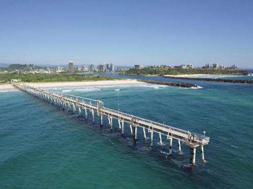 4BR Family Home Coomera Theme Parks Shopping in Coomera