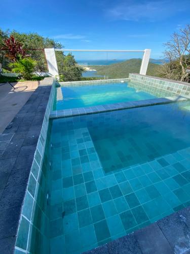 Mansão Mirante Cabo Frio – khách sạn tại Jardim Pero