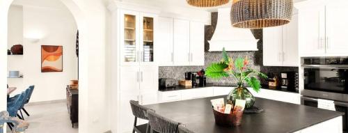 Beautifully decorated, well thought out floor plan in コールバーイ