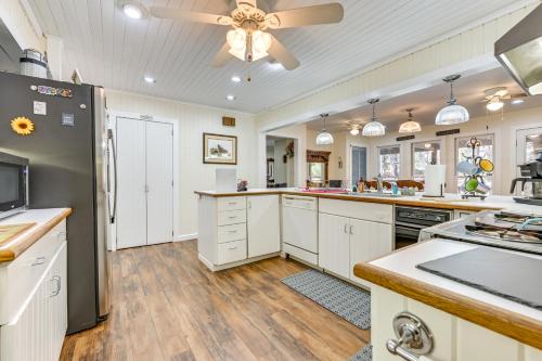 Secluded Hamilton Cabin Retreat w/ Private Lake! in Hamilton (GA)