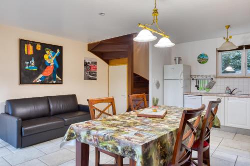 Kitchen, Maison de vacances and B&B clos des hogues entre Etretat et Fecamp in Saint Leonard