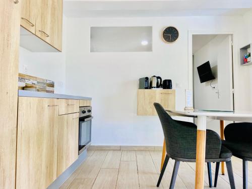 Sun7 appart T2, avec piscine partagee, logement moderne et cosy in Petit-Bourg