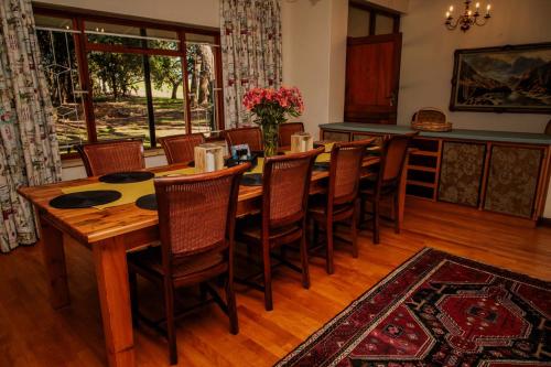 Mopama Manor Mopama Manor